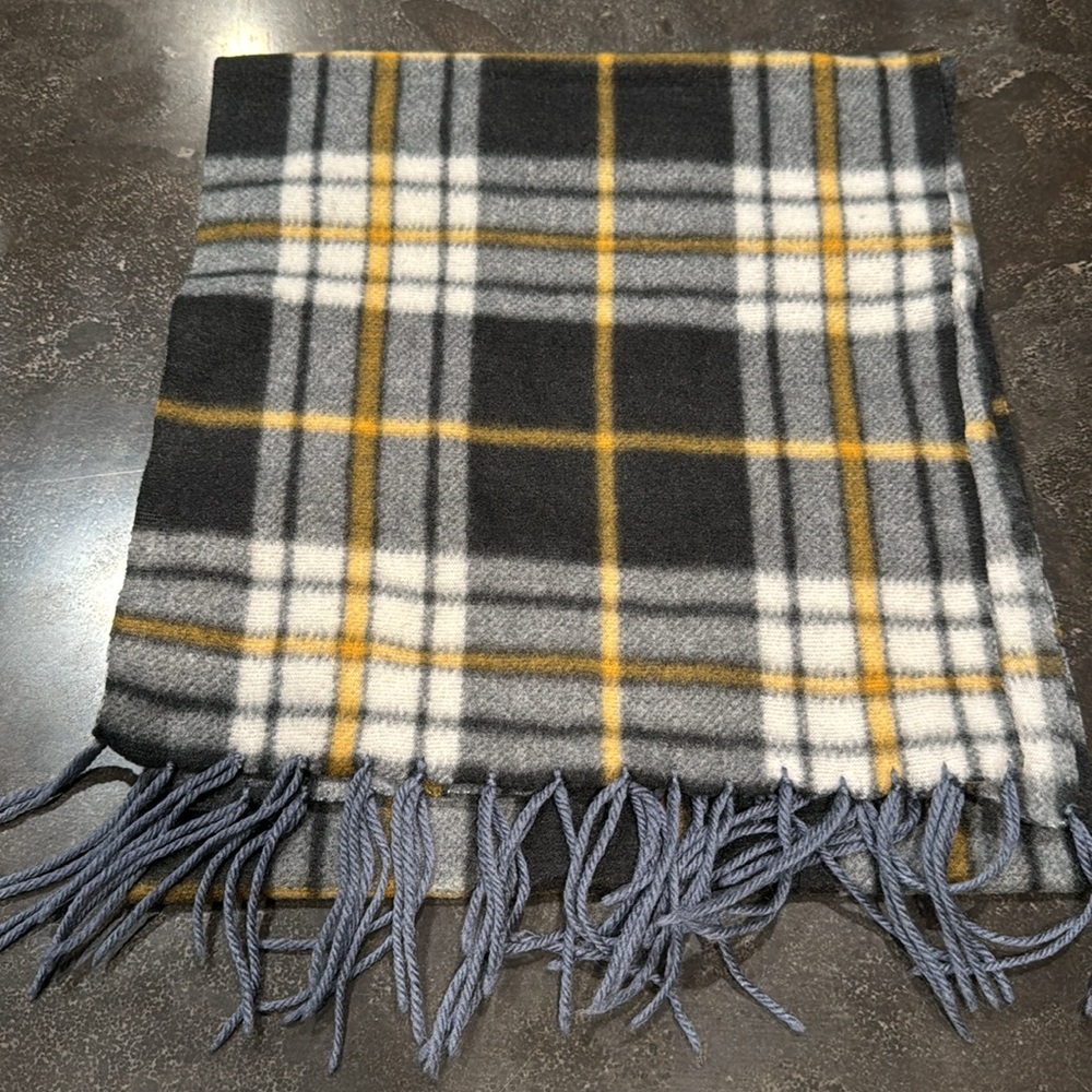 Women’s Soft Plaid Scarf with fringe